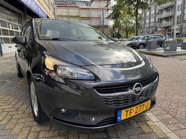 Opel CORSA 1.4 Favourite 88679KM! NAP | 1e Eigenaar | Navigatie | Apple Carplay | Cruise Control | Parkeersensoren | Lichtmetalen Velgen | Dealeronderhouden |