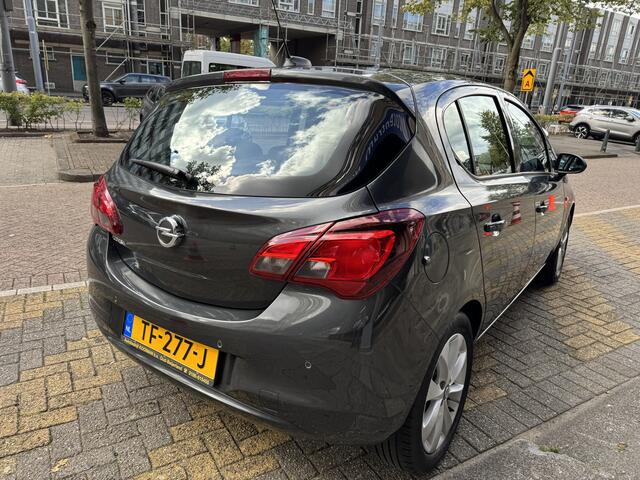 Opel CORSA 1.4 Favourite 88679KM! NAP | 1e Eigenaar | Navigatie | Apple Carplay | Cruise Control | Parkeersensoren | Lichtmetalen Velgen | Dealeronderhouden |