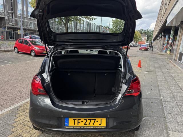 Opel CORSA 1.4 Favourite 88679KM! NAP | 1e Eigenaar | Navigatie | Apple Carplay | Cruise Control | Parkeersensoren | Lichtmetalen Velgen | Dealeronderhouden |