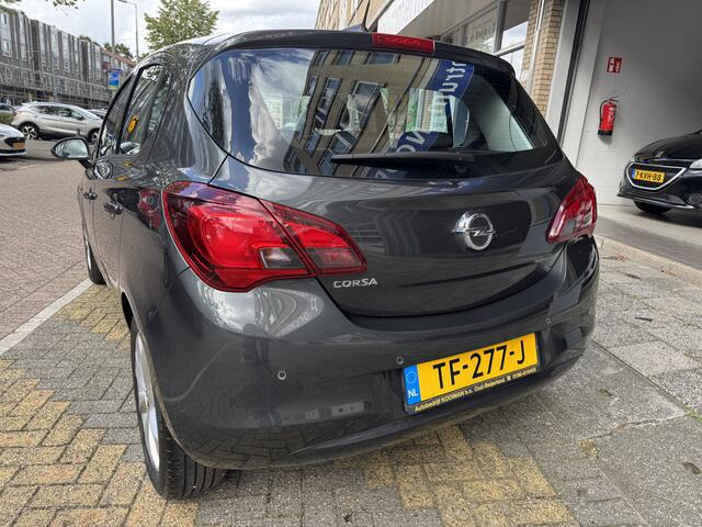 Opel CORSA 1.4 Favourite 88679KM! NAP | 1e Eigenaar | Navigatie | Apple Carplay | Cruise Control | Parkeersensoren | Lichtmetalen Velgen | Dealeronderhouden |