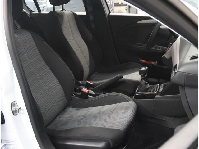 Opel CORSA Edition 100PK | Navigatie | Achteruitrijcamera | Parkeersensoren Achter | Airco | Cruise Control | DAB Ontvanger | Buitenspiegels Elektrisch Verstel -en Verwarmbaar | 16" Lichtmetalen Velgen | Apple Carplay/Android Auto |