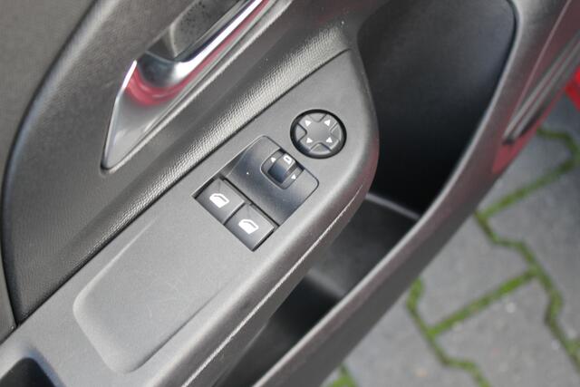 Opel CORSA 1.2 Edition | incl. 12 maanden garantie | Cruise control | Navigatie | DAB+ | Airco | Lichtmetalen velgen | Apple carplay |