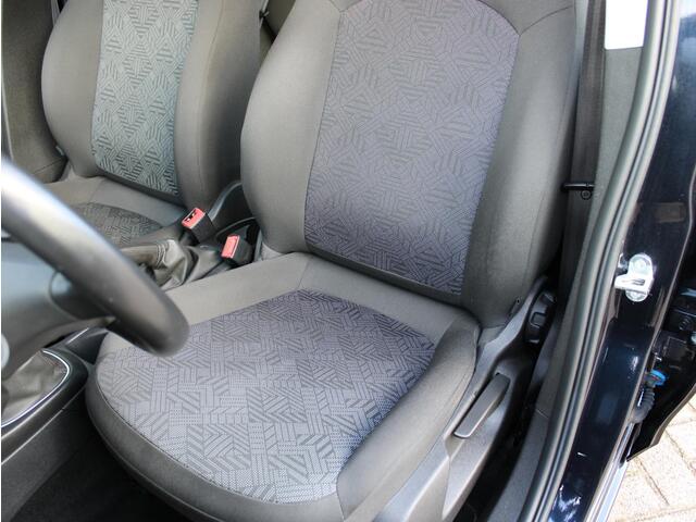 Opel CORSA 1.4 Favourite | Trekhaak / Cruise / Apple Carplay