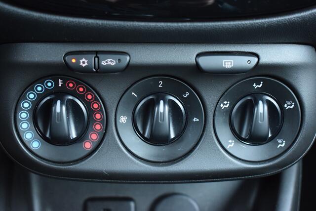 Opel CORSA 1.4 Online Edition Airco | Carplay | Sportstoelen | 16 Inch LMV | Isofix