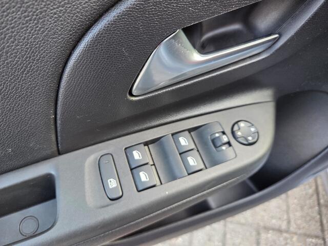 Opel CORSA 1.2 GS Line | Trekhaak | PDC