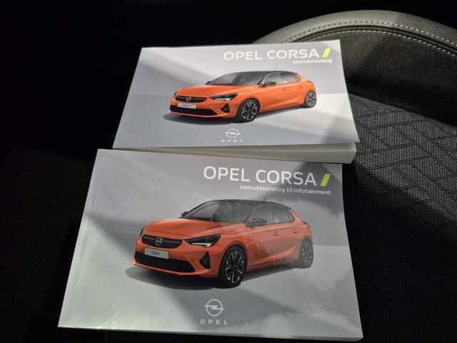 Opel CORSA 1.2 Edition | Two Tone Gewrapt Mat Grijs met Zwart | Parkeersensoren | Navigatie Via Apple Carplay of Android Auto | Lichtmetalen Velgen | Stoelverwarming |