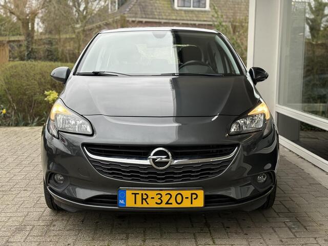 Opel CORSA 1.4 Favourite | Dealeronderhouden | Weinig kilometers | Navigatie | Parkeersensoren | Apple Carplay/Android Auto | Cruise Control
