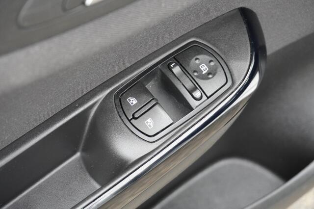 Opel CORSA 1.0 Turbo Online Edition / Trekhaak / Camera / Navigatie / Parkeersensoren