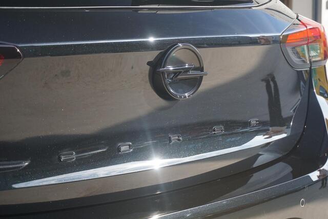 Opel CORSA 1.2 Turbo 100 Pk Ultimate Opel Corsa 1.2 Turbo 100 Pk Ultimate | Navigatie Pro | Climate Control | Winter pack | Parkpilots/Camera 180° | Alcantara | All Weather banden | Keyless |