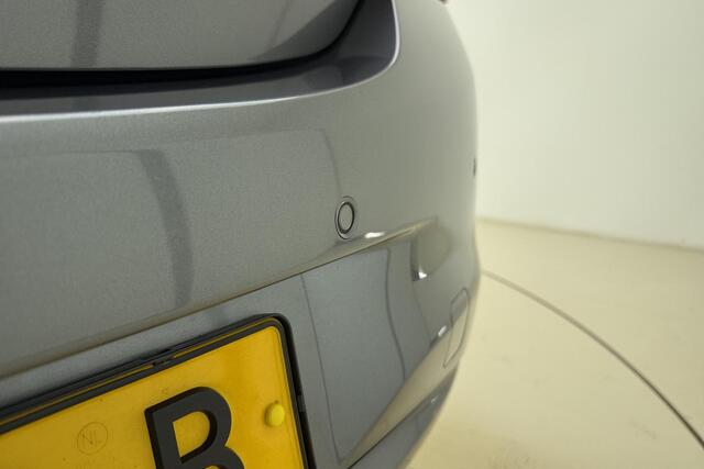 Opel CORSA 1.4 16v 90pk 5drs Favourite | Navigatie | Airco | Cruise control | Lichtmetalen velgen | Parkeersensoren | Dealeronderhouden