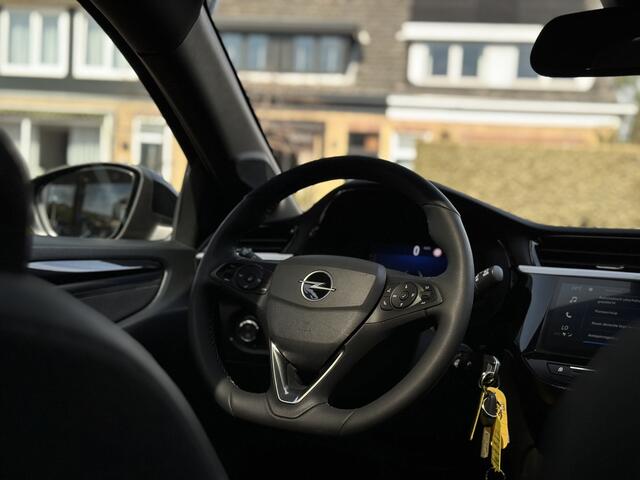 Opel CORSA 1.2 GS Panorama dak/Stoel+stuurverwarming.