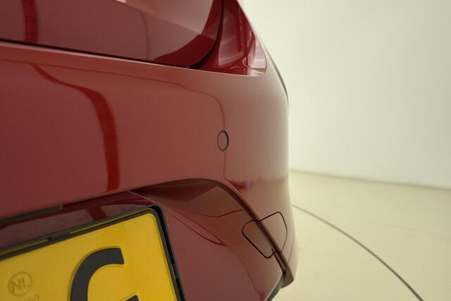 Opel CORSA 1.2 Turbo Hybrid GS Automaat | Navigatie | Climate control | Draadloze telefoonlader | Camera | Parkeersensoren | Keyless