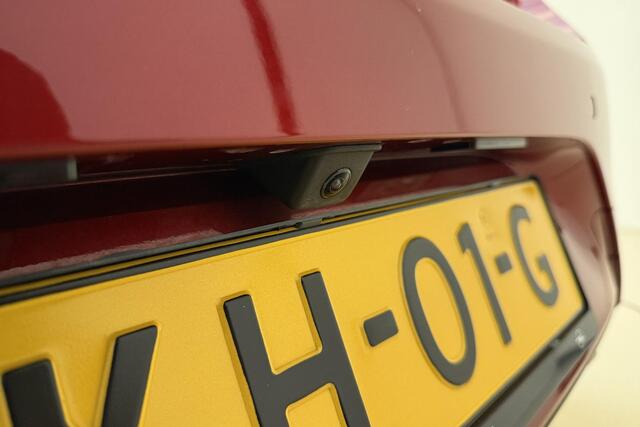 Opel CORSA 1.2 Turbo Hybrid GS Automaat | Navigatie | Climate control | Draadloze telefoonlader | Camera | Parkeersensoren | Keyless