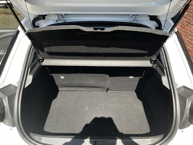 Opel CORSA Elegance 1.2 Turbo 100pk EAT8 | PREMIUM PACK | 180° CAMERA | 17" BI-COLOR VELGEN | NAVI PRO | STOELVERWARMING | KEYLESS | FULL LED | ISOFIX |