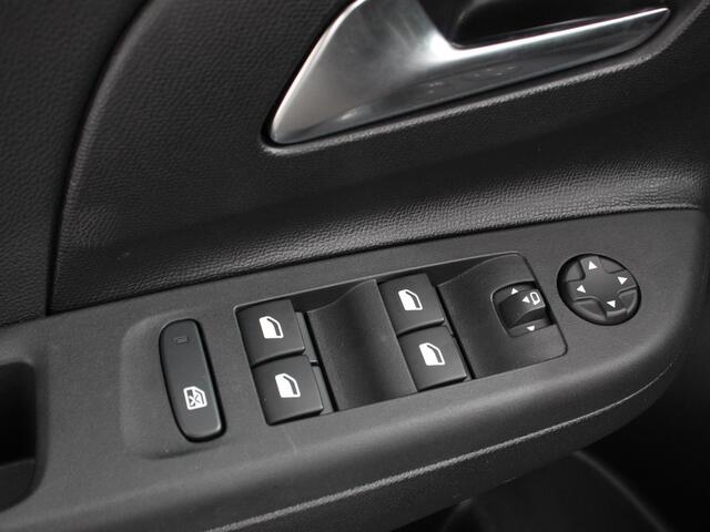 Opel CORSA 1.2 100pk Turbo Elegance Sky Panorama dak Stuurverwarming Climate control Cruise control LED Stoelverwarming Camera Navigatie Apple Carplay/ Android Auto