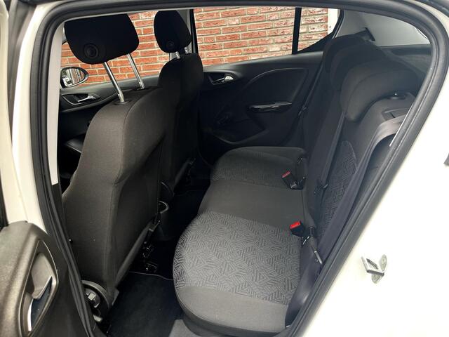 Opel CORSA Favourite 1.4 90pk | UNIEKE KM-STAND! | APPLE CARPLAY / ANDROID AUTO | PARKEERSENSOREN | DAB+ | CRUISE CONTROL | ISOFIX |