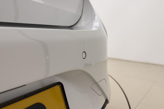 Opel CORSA 1.2 GS Line 100pk | Navigatie | Climate Control | Camera | Lichtmetalen Velgen | Zwart Dak | Keyless Start - Entry | Navigatie