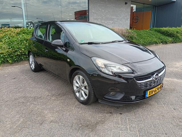 Opel CORSA 1.4 90PK Favourite+ met Airco, Navigatie, Carplay, Trekhaak, 16" LMV etc. incl. 12 maanden BOVAG-garantie