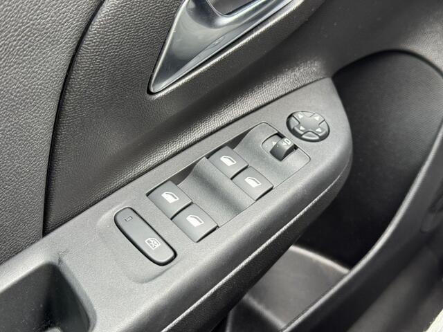 Opel CORSA 1.2 T Hybrid GS - camera - dodehoek - keyless