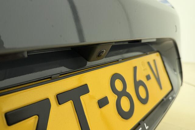 Opel CORSA 1.2 Turbo 100pk GS | Navigatie | Climate control | Camera | Draadloze telefoonlader | Parkeersensoren | Keyless | Lichtmetalen velgen | Extra getint glas