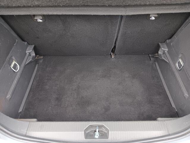 Opel CORSA 1.4 Online Edition, Airco, Navigatie, Carplay, PDC etc. etc. incl. 12 MND BOVAG-GARANTIE