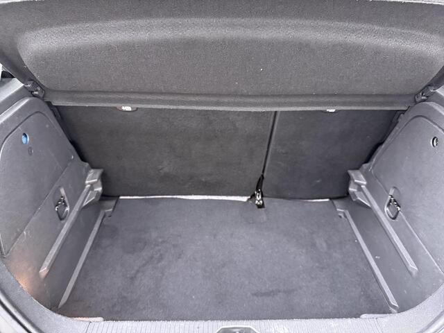 Opel CORSA 1.0 Turbo Edition - Parkeersensoren - Cruise Control - Lichtmetalen velgen