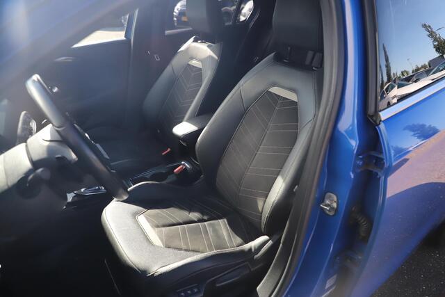 Opel CORSA 1.2 Ultimate 131PK Automaat Half Leder Stoelverwarming Navigatie Achteruitrijcamera LMV Climate Cruise Control