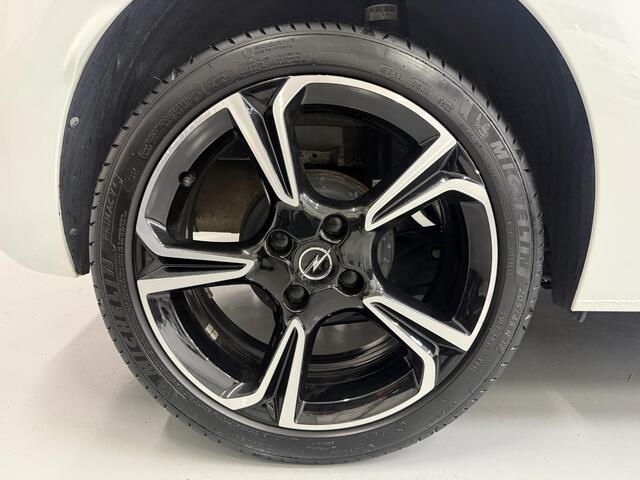 Opel CORSA 1.2 Turbo Pano / Carplay / Camera / PDC / 17'' LMV