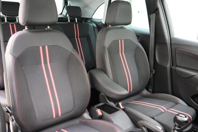 Opel Crossland 1.2 Turbo GS Line 130pk Automaat | AGR Comfortstoel | Navigatie | Parkeersensoren | LED | Two Tone | Climate Control