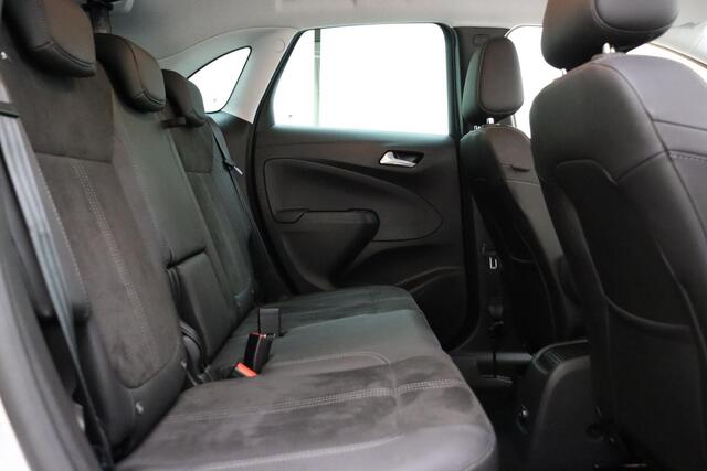 Opel Crossland 1.2 Turbo Level 4 Navigatie | Alcantara bekleding | Camera | Keyless | Lichtmetalen velgen BI-Tone | Zwart dak | DAB Radio | Climate control