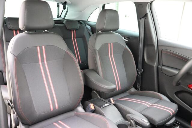 Opel Crossland 1.2 Turbo Level 4 130 Pk Automaat | Navigatie | Camera | Keyless | Zwart dak | Lichtmetalen velgen Black | Getint glas | Climate control