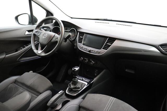 Opel Crossland 1.2 Turbo Level 4 | Navigatie | Alcantara bekleding | Camera | Keyless | Lichtmetalen velgen BI-Tone | Zwart dak | DAB Radio | Climate control