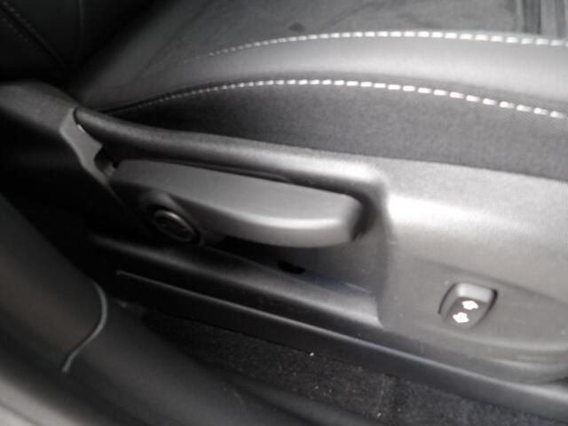 Opel Crossland 1.2 Turbo 130pk GS Automaat Airco Navi Camera Leer/alcantara bekleding