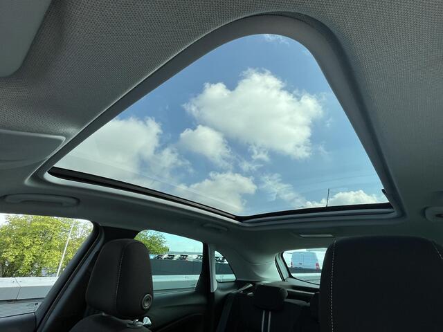 Opel Crossland Elegance 1.2 Turbo 110pk | PANODAK | 180° CAMERA | NAVI PRO | DODEHOEK WAARSCHUWING | ISOFIX | PARKEERSENSOREN | FULL LED | HOGE INSTAP |