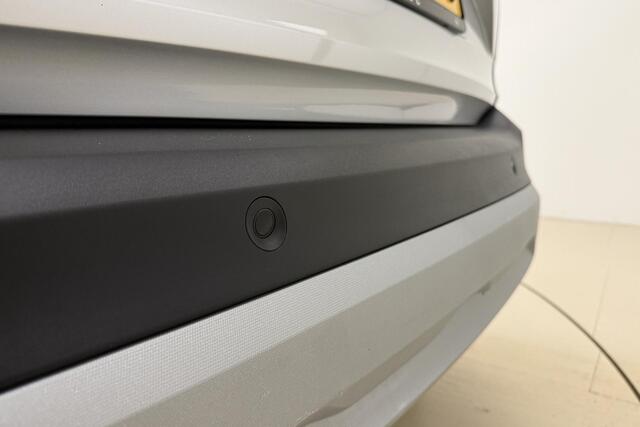 Opel Crossland 1.2 Turbo GS Line | Navigatie | Climate & Cruise Control | Achteruitrijcamera | Parkeersensoren | LMV | Beide stoelen in hoogte te verstellen | Led verlichting