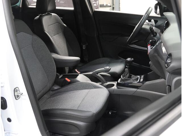 Opel Crossland 1.2 110PK Turbo Elegance | 1ste eigenaar | AGR Stoel | Navigatie | Camera | AppleCarPlay/AndroidAuto | Climate Control | Cruise Control | Isofix | Privacy Glass | Parkeersensoren |