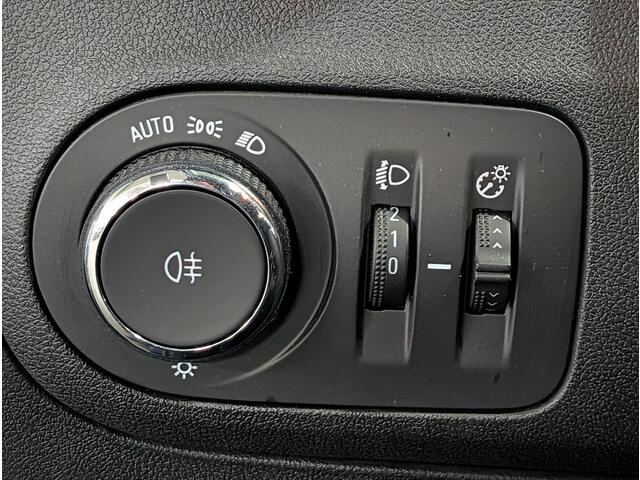 Opel Crossland Elegance 1.2 Turbo 110pk | ALL SEASON BANDEN | AGR-STOEL | TWO-TONE! | STOEL + STUURVERWARMING | NAVI |180° CAMERA | DODEHOEKBEWAKING | ISOFIX |