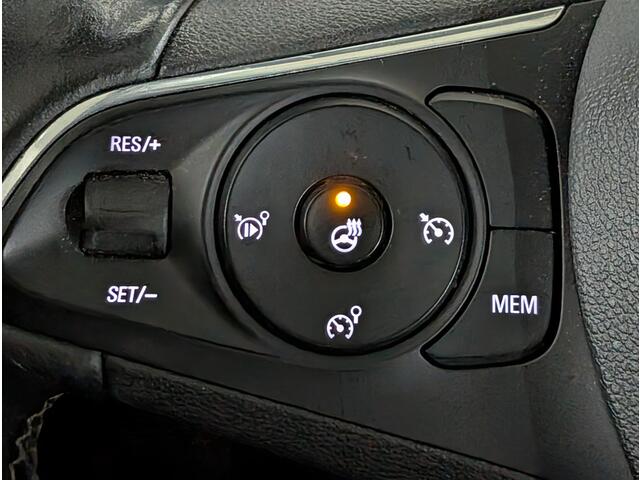 Opel Crossland Elegance 1.2 Turbo 110pk | ALL SEASON BANDEN | AGR-STOEL | TWO-TONE! | STOEL + STUURVERWARMING | NAVI |180° CAMERA | DODEHOEKBEWAKING | ISOFIX |