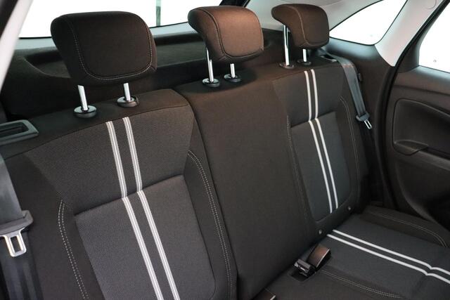 Opel Crossland 1.2 Turbo 110pk Level 4 | Panoramadak | Navigatie | Camera | Climate control | Parkeersensoren | Lichtmetalen velgen | Getint glas | DAB Radio | Cruise control | Bluetooth