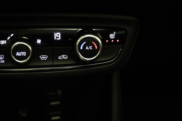 Opel Crossland 1.2 Turbo Ultimate | WINTER / ASSISTENTIE- PACK | PANORAMADAK | DRAADLOZE LADER | DAB | APPLE | CAMERA
