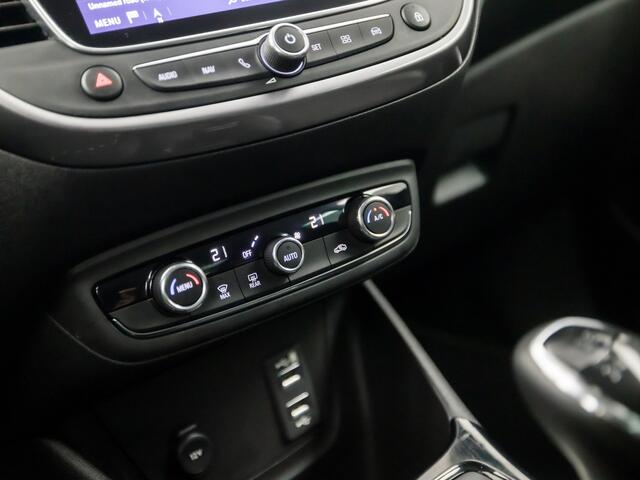 Opel Crossland X 1.2 Turbo Innovation (APPLE CARPLAY, GROOT NAVI, 360 CAMERA, CLIMATE, LEDER, SPORTSTOELEN, GETINT GLAS, KEYLESS, CRUISE, TREKHAAK, NIEUWE APK, NIEUWSTAAT)
