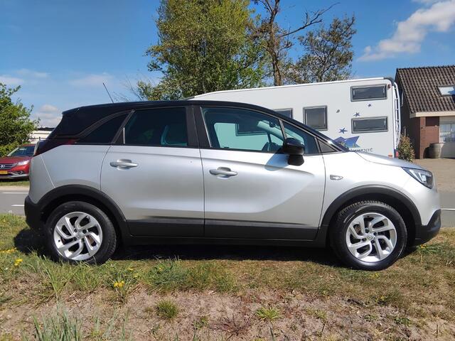 Opel Crossland X 1.2 Online Edition Sportvelgen, Stoelverwarming, Trekhaak