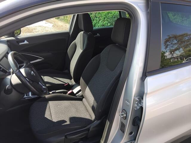 Opel Crossland X 1.2 Online Edition Sportvelgen, Stoelverwarming, Trekhaak