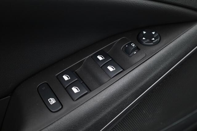 Opel Crossland X 1.2 Turbo Ultimate | CarPlay | Pano | Stoel-stuurver. | Cruise | PDC V+A | Navi