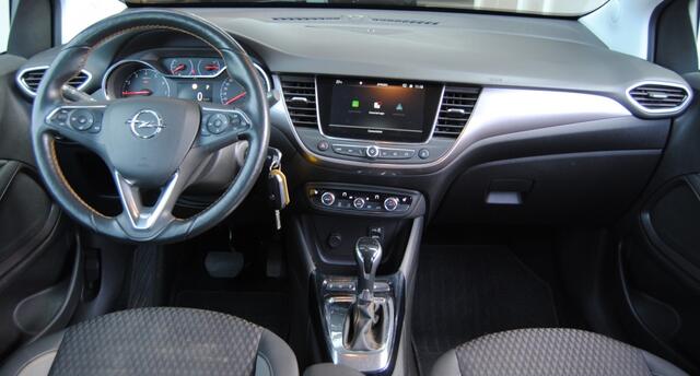Opel Crossland X 1.2 T. Innovation || Apple CarPlay!