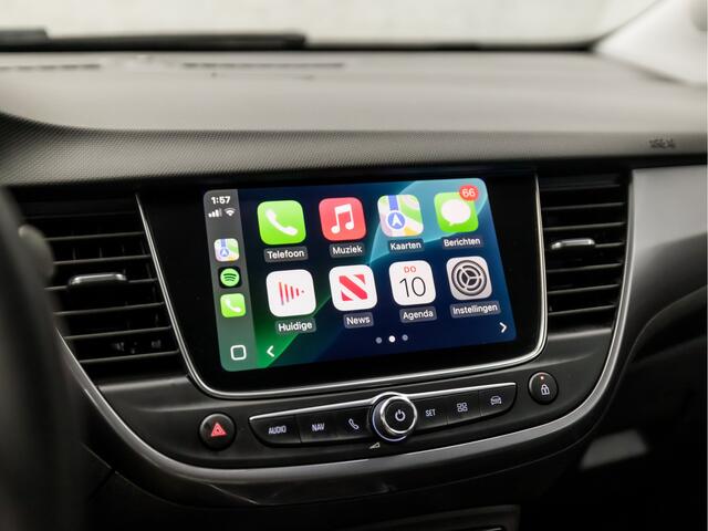 Opel Crossland X 1.2 Turbo Innovation (HEAD-UP DISPLAY, APPLE CARPLAY, GROOT NAVI, CLIMATE, LEDER, SPORTSTOELEN, GETINT GLAS, TREKHAAK, LM VELGEN, PARKEERSENSOREN, NIEUWE APK, NIEUWSTAAT)
