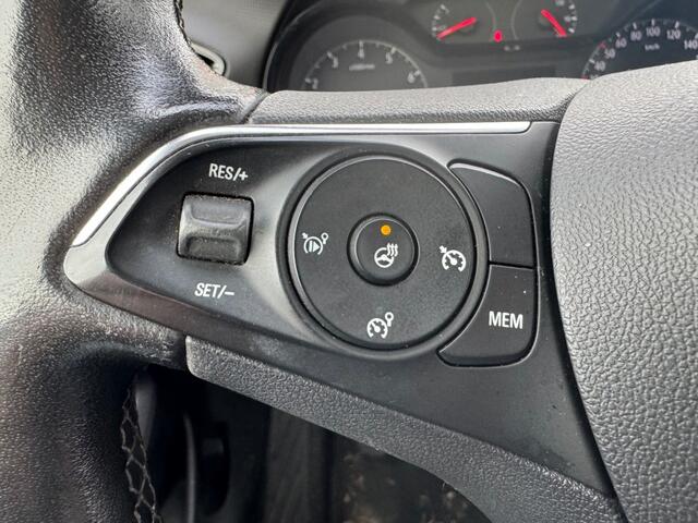 Opel Crossland X 1.2 120 JAAR EDITION / PDC voor en achter / Stuur en Stoelverwarming / APK t/m 31-03-2027 /