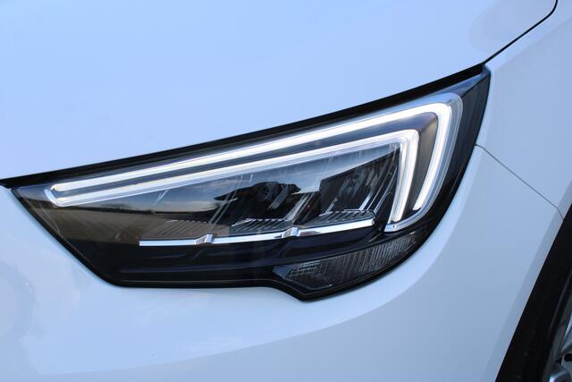 Opel Crossland X 1.2 Turbo Innovation | Incl. 12 maanden garantie | Cruise control | Climate control | LED koplampen | Lane assist | Isofix | Lichtmetalen wielen |