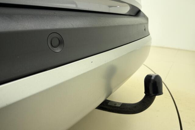 Opel Crossland X 1.2 Turbo 120 Jaar Edition | Navigatie | Trekhaak | Weinig kilometers | Hoge instap | Extra getint glas | Zwart dak | Lichtmetalen velgen | Parkeersensoren