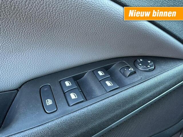 Opel Crossland X 1.2 Turbo 130 Innovation / CarPlay / Camera